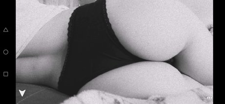 Naakte gelekte OnlyFans-foto van Samarka
