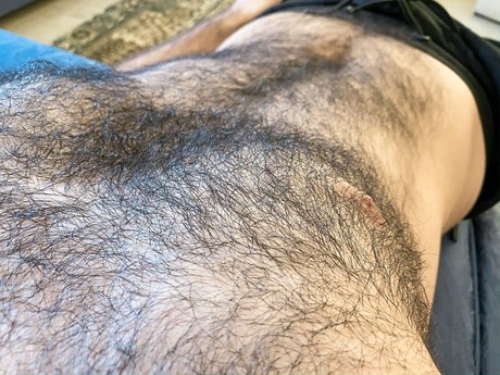 Naakte gelekte OnlyFans-foto van Vict