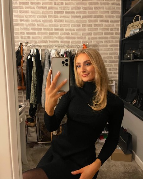 Naakte gelekte OnlyFans-foto van Lucy