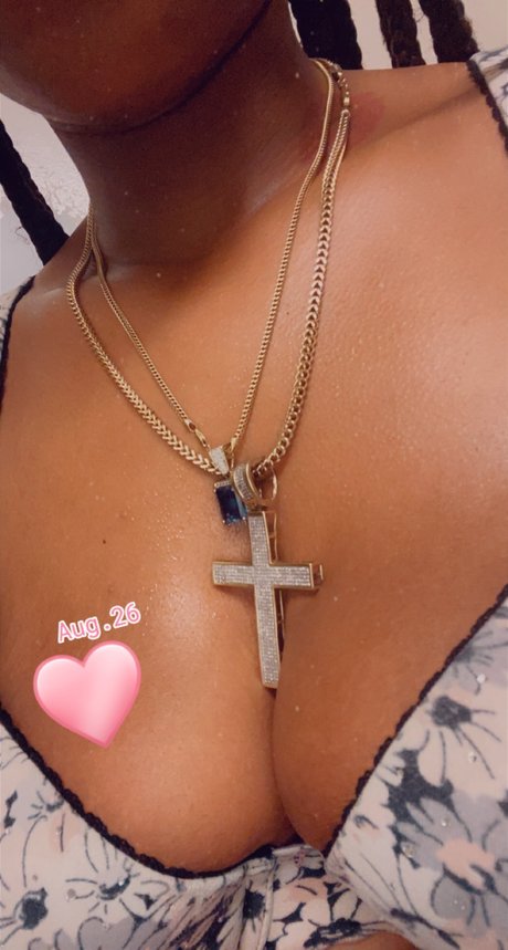 Naakte gelekte OnlyFans-foto van Janedoe