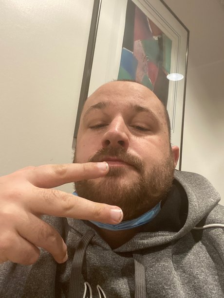 Naakte gelekte OnlyFans-foto van Nick Adams