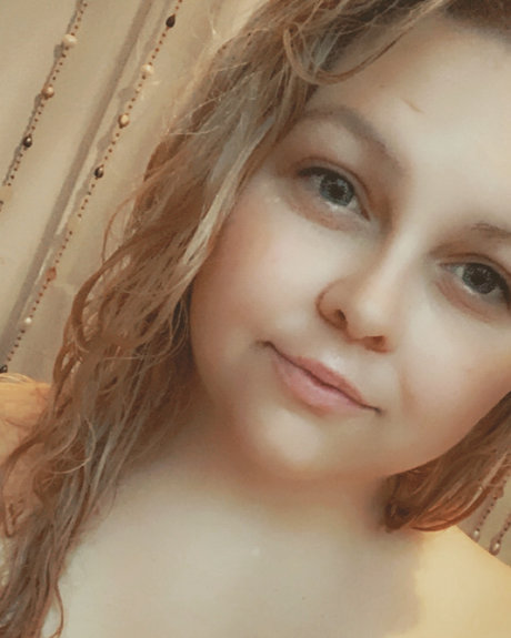 Naakte gelekte OnlyFans-foto van Samantha Branham