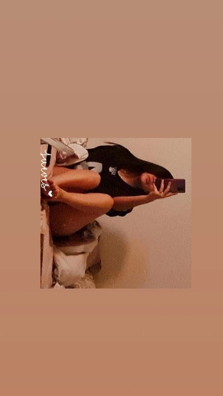 Naakte gelekte OnlyFans-foto van Call Me Emily