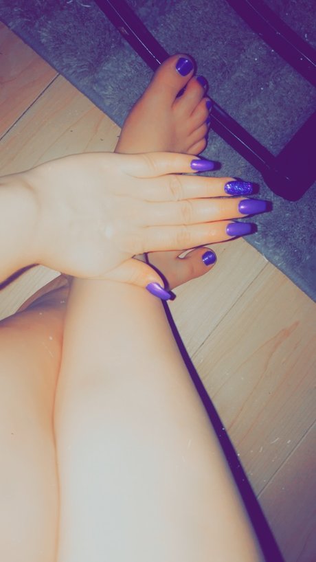 Naakte gelekte OnlyFans-foto van Izzy