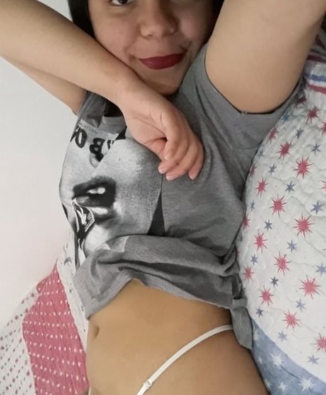 Naakte gelekte OnlyFans-foto van Melissajanny