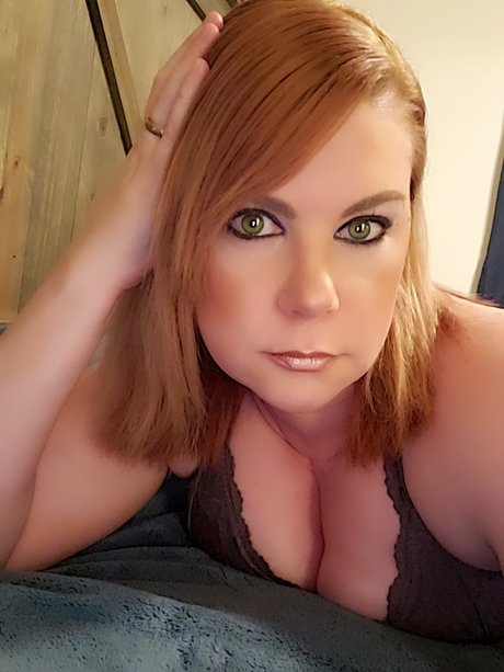 Naakte gelekte OnlyFans-foto van Melissa Hall