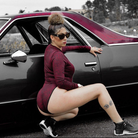 Naakte gelekte OnlyFans-foto van Mandi 