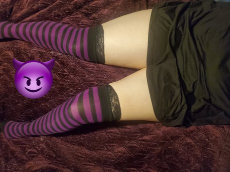 Naakte gelekte OnlyFans-foto van Sabrina Quinn