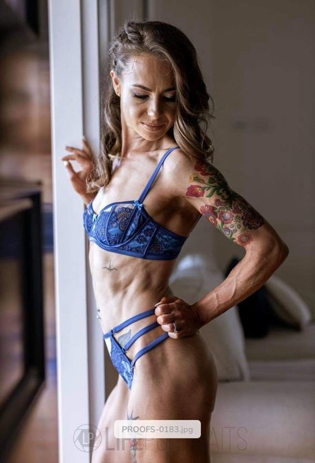 Naakte gelekte OnlyFans-foto van Bree