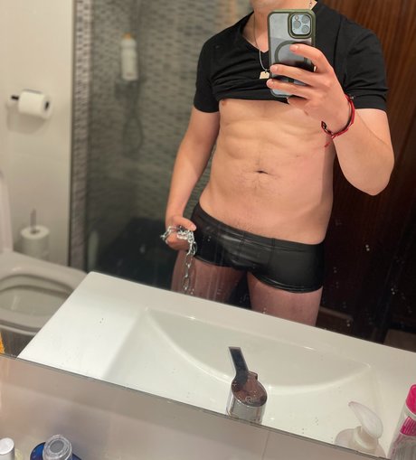 Naakte gelekte OnlyFans-foto van Xavi