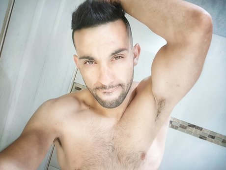 Naakte gelekte OnlyFans-foto van Franciscografia