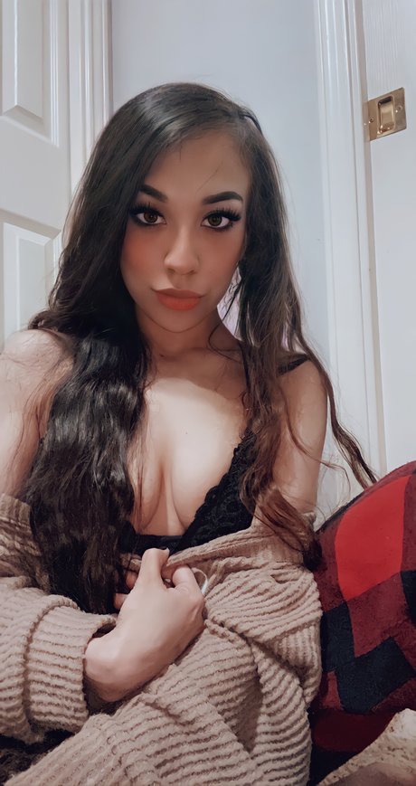 Naakte gelekte OnlyFans-foto van   
