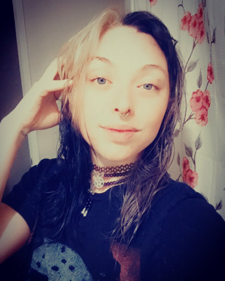 Naakte gelekte OnlyFans-foto van Kitten
