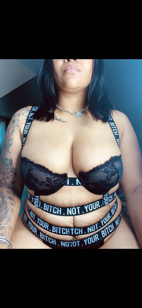 Naakte gelekte OnlyFans-foto van Amazinali
