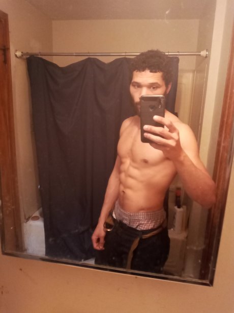 Naakte gelekte OnlyFans-foto van Charles Draughton