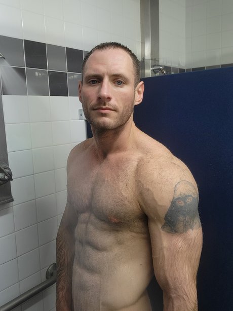 Naakte gelekte OnlyFans-foto van Thelongranger