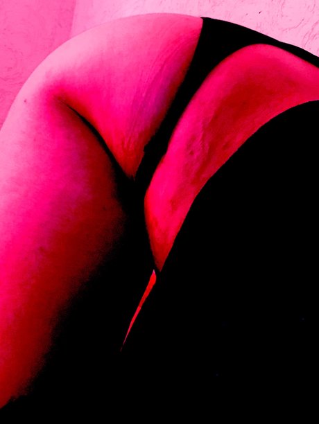 Naakte gelekte OnlyFans-foto van Ftima Santos