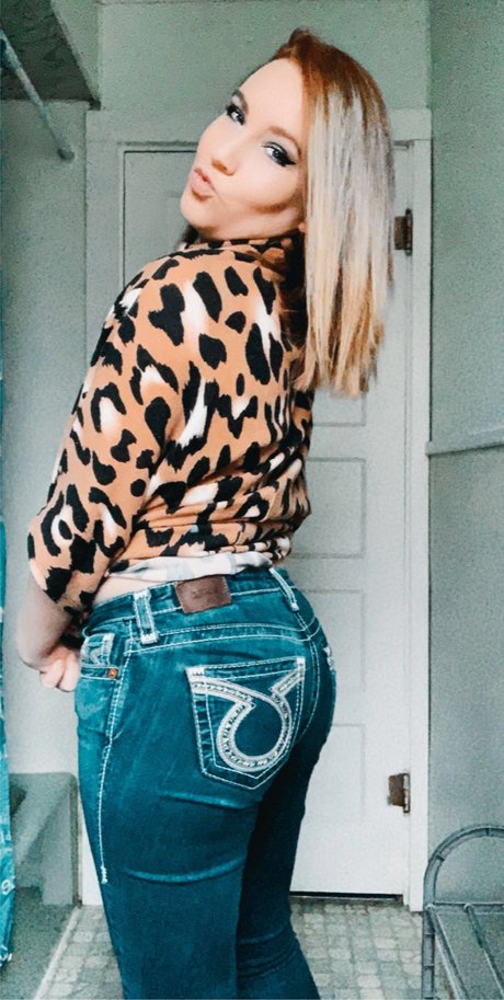 Naakte gelekte OnlyFans-foto van Katie