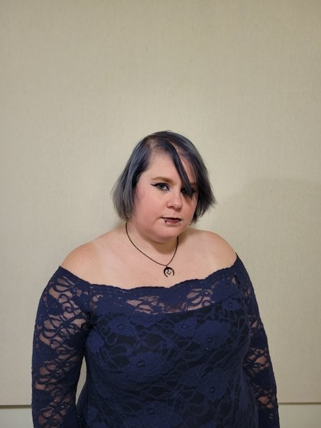 Naakte gelekte OnlyFans-foto van Ren