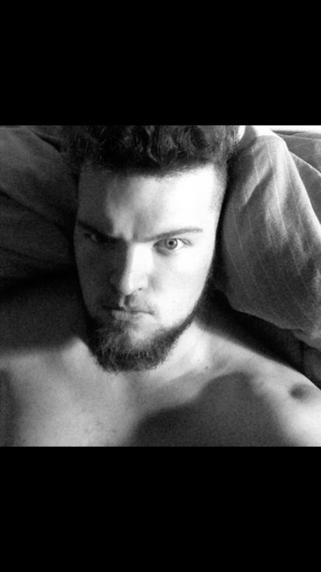 Naakte gelekte OnlyFans-foto van Fluffy Wookie