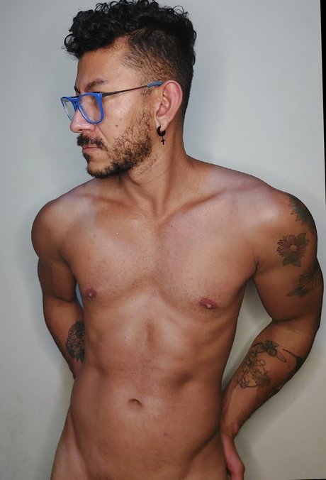 Naakte gelekte OnlyFans-foto van Josu