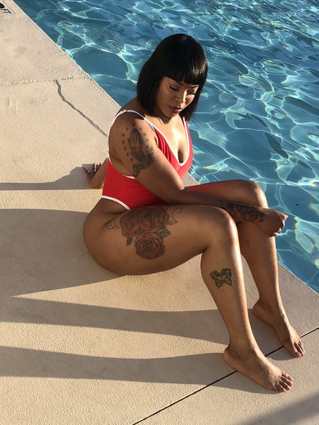 Naakte gelekte OnlyFans-foto van Officialykeshjuici
