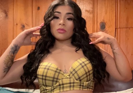 Naakte gelekte OnlyFans-foto van Chiinna