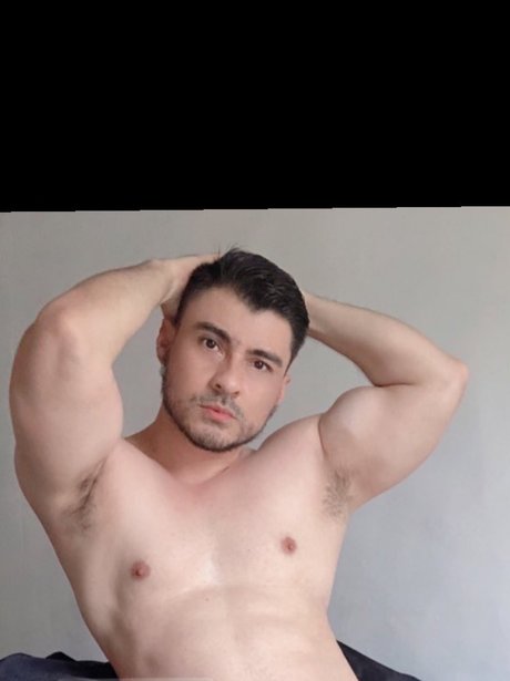 Naakte gelekte OnlyFans-foto van Rocko