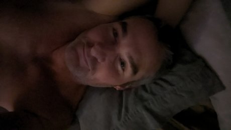 Naakte gelekte OnlyFans-foto van Chicagostyle