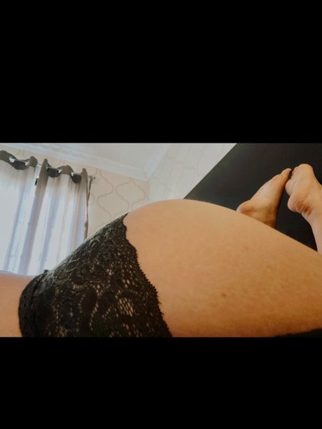 Naakte gelekte OnlyFans-foto van Paola25