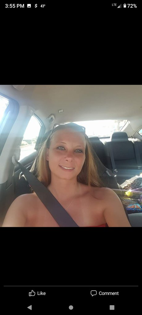Naakte gelekte OnlyFans-foto van Mel