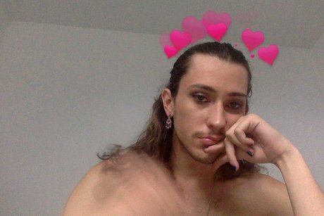 Naakte gelekte OnlyFans-foto van Elia 