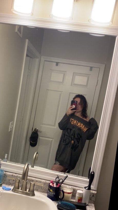 Naakte gelekte OnlyFans-foto van Piper Rose