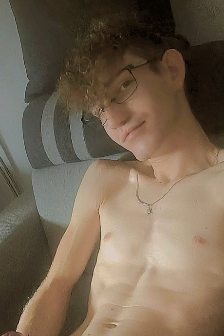Naakte gelekte OnlyFans-foto van Twinks Love Wampampb Sex Play