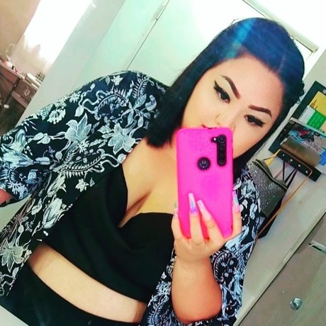 Naakte gelekte OnlyFans-foto van Roux