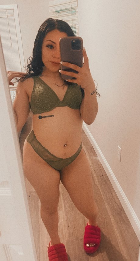 Naakte gelekte OnlyFans-foto van Columbia