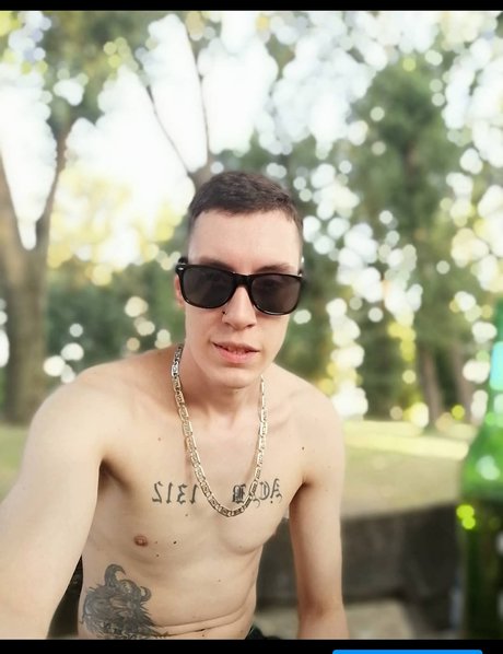 Naakte gelekte OnlyFans-foto van I Am Aleksej