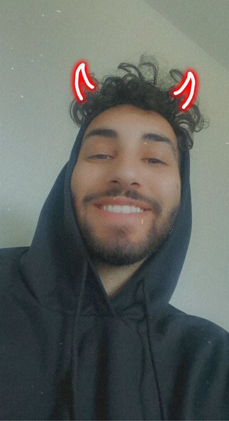 Naakte gelekte OnlyFans-foto van Arabian Prince