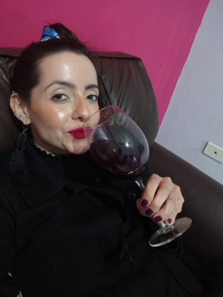 Naakte gelekte OnlyFans-foto van Leslie Grimoldi