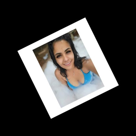 Naakte gelekte OnlyFans-foto van Alexa Tarango