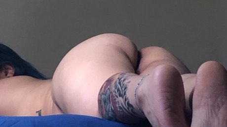 Naakte gelekte OnlyFans-foto van Padm
