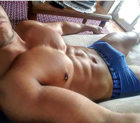 Naakte gelekte OnlyFans-foto van Ste Axe Porn Actor