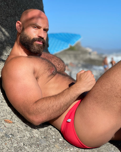 Naakte gelekte OnlyFans-foto van Mistercaccamo