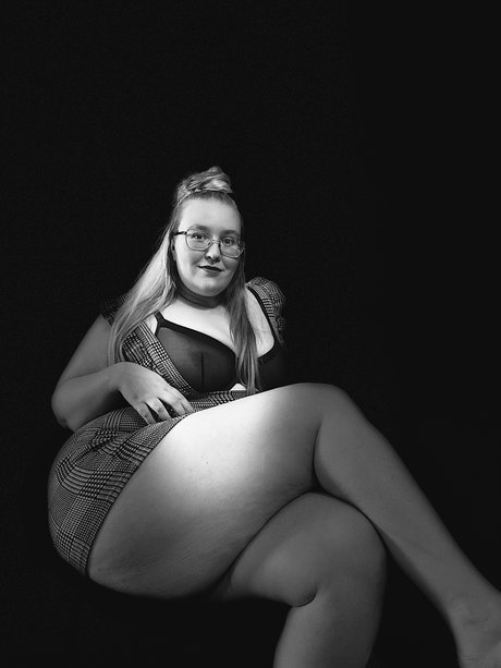 Naakte gelekte OnlyFans-foto van Faye