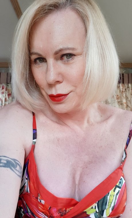 Naakte gelekte OnlyFans-foto van Tiffany