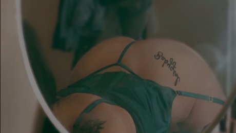 Naakte gelekte OnlyFans-foto van Lyssybaby