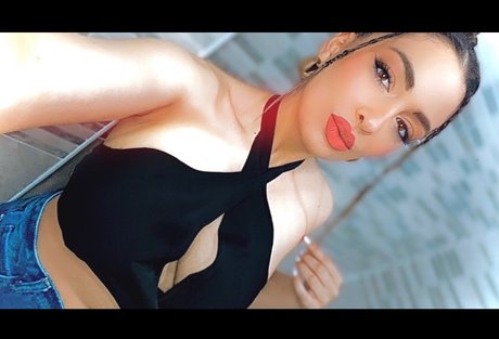 Naakte gelekte OnlyFans-foto van Kelly