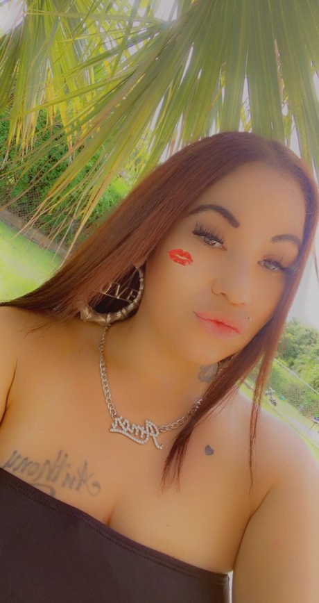 Naakte gelekte OnlyFans-foto van Sexynena