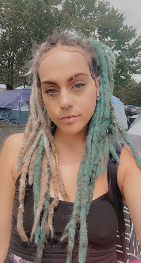 Navi Rose