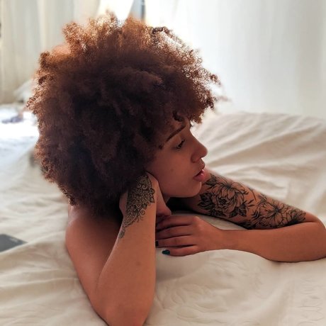 Naakte gelekte OnlyFans-foto van Ruby